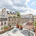 Guestready - Homelike Parisian Apt With Terrace